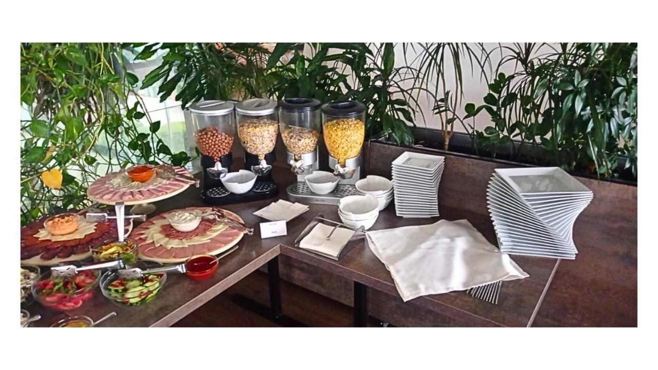 Hotel Crystal Light นิส ภายนอก รูปภาพ