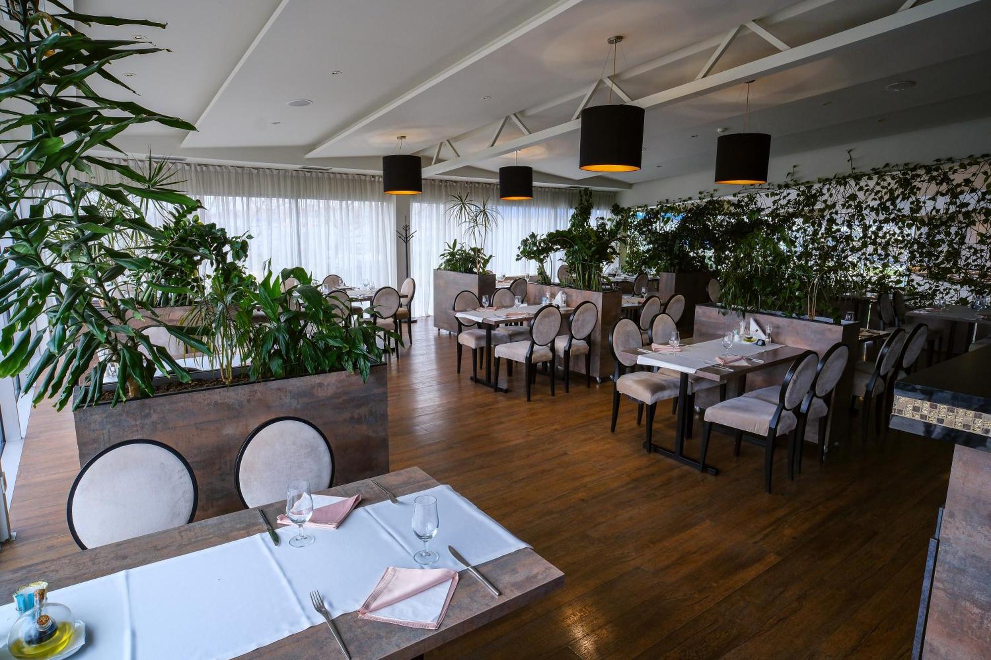 Hotel Crystal Light นิส ภายนอก รูปภาพ