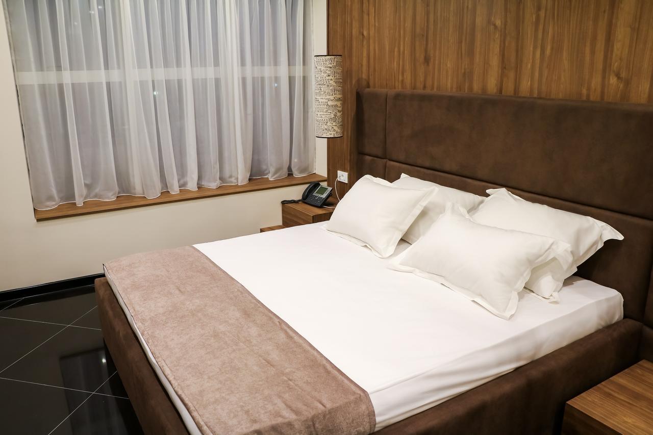 Hotel Crystal Light นิส ภายนอก รูปภาพ